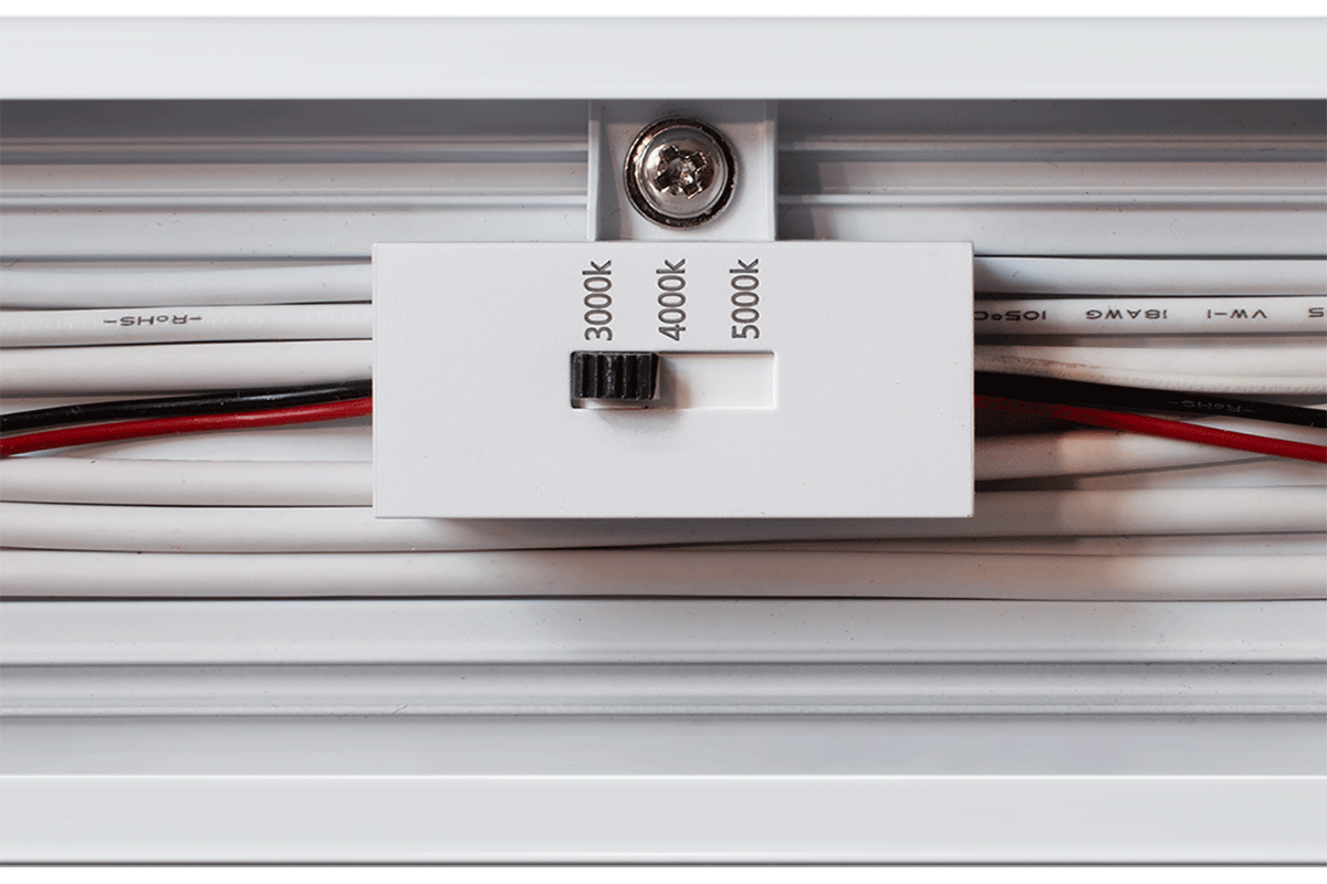 Lichtfarbtemperaturumschalter 3000 / 4000 / 5000 K per Schieberegler auf der Rückseite des LED Universal FLEXO