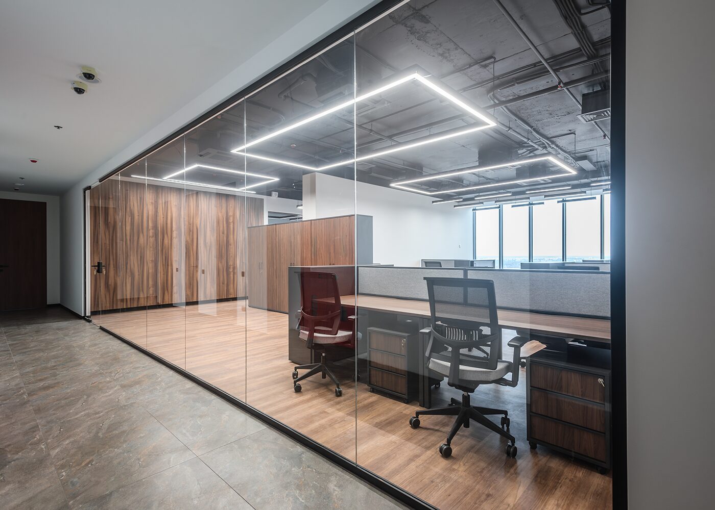 LED Linearleuchte CENORA in einem Büro