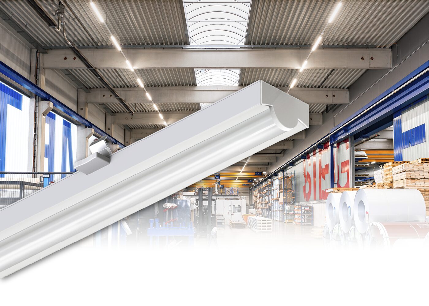 LED Universalmodul FLEXO switch auf einem Anwendungsbild (Lagerhalle)