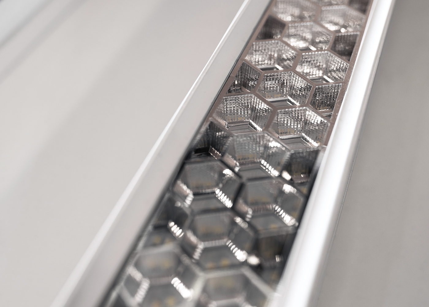 Ausschnitt spiegelnder Multikammer-Reflektor LED Universalmodul FLEXO vision