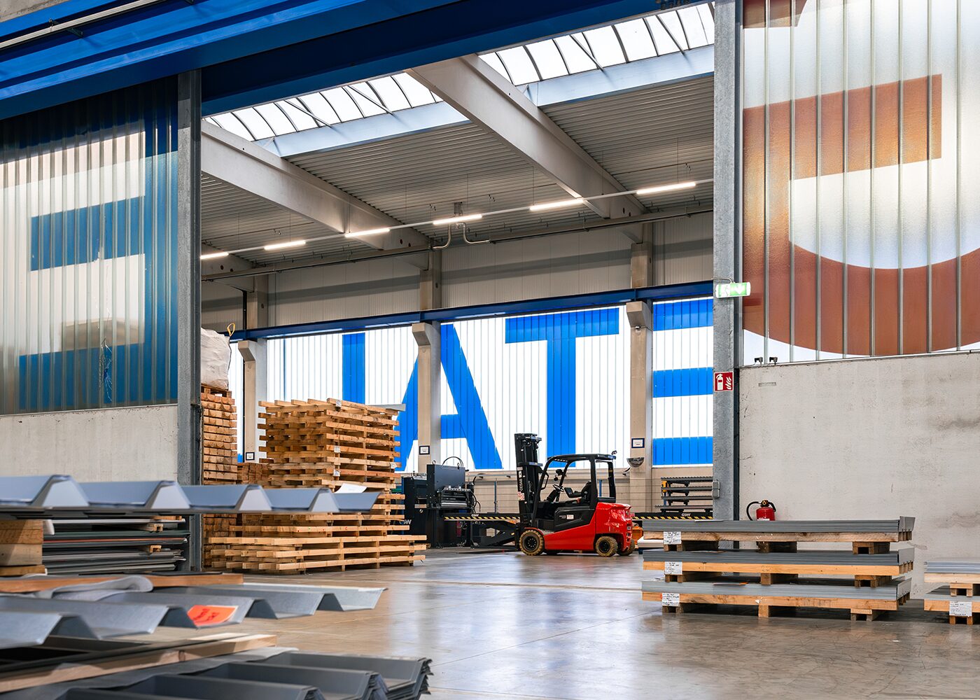 Anwendung LED Universalmodul FLEXO modul in einer Lagerhalle