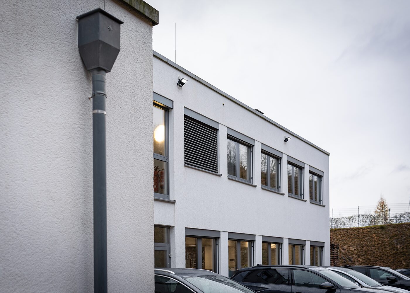 Firmenparkplatz mit LED Multistrahler plus