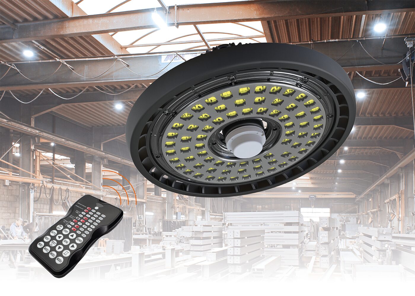Anwendung Industriehalle LED Hallentiefstrahler SENSO mit Fernbedienung