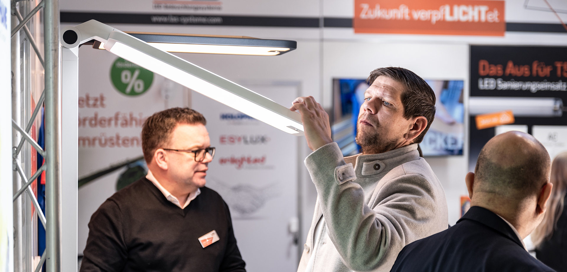las-elektrotechnik-do-buerostehleuchte-staris