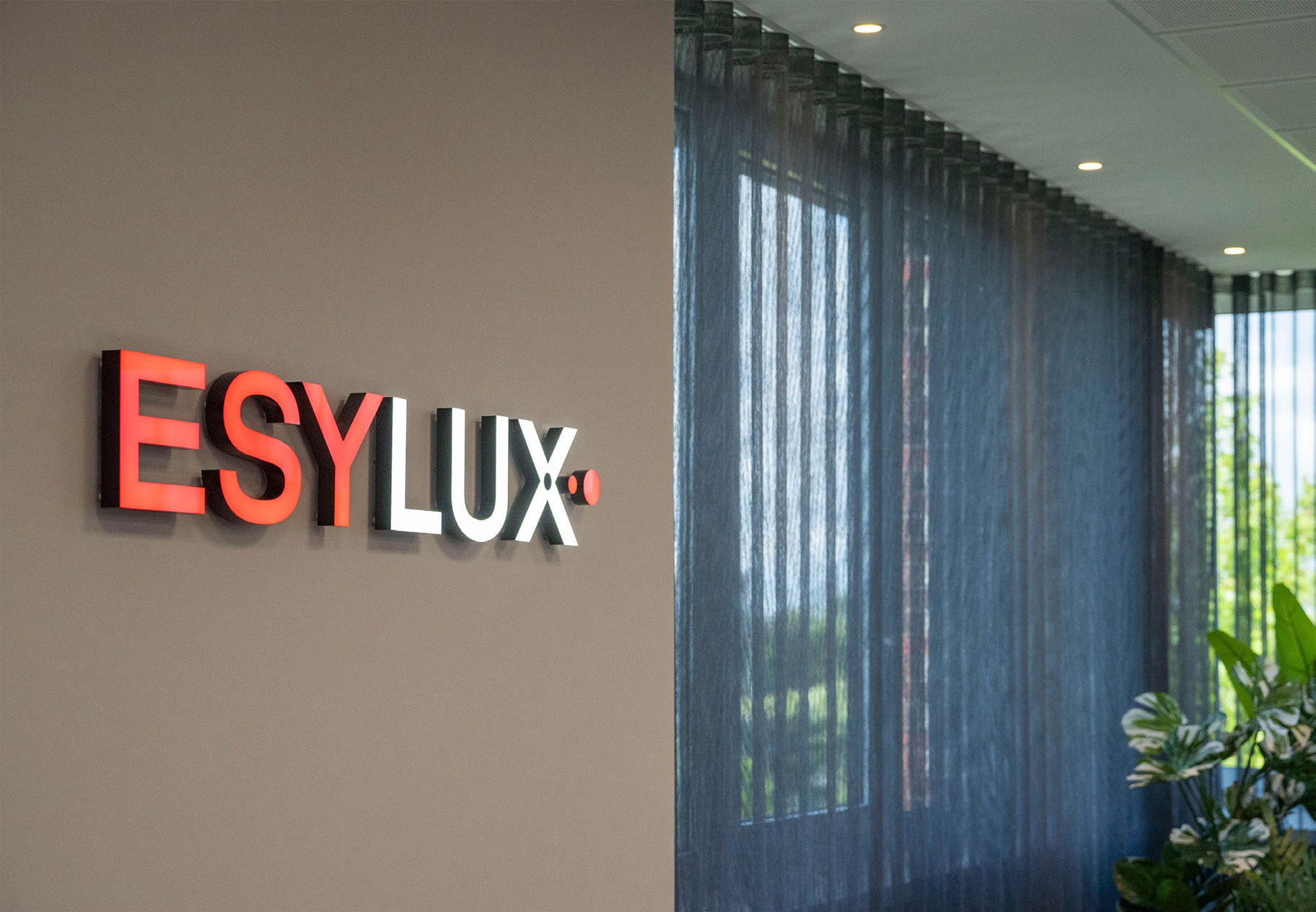 esylux-logo-schild