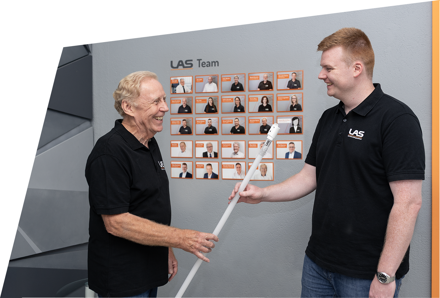 Wechsel im LAS-Team: Hans Zarm übergibt den LED Sanierungseinsatz TENEO an Tobias Hönerbach