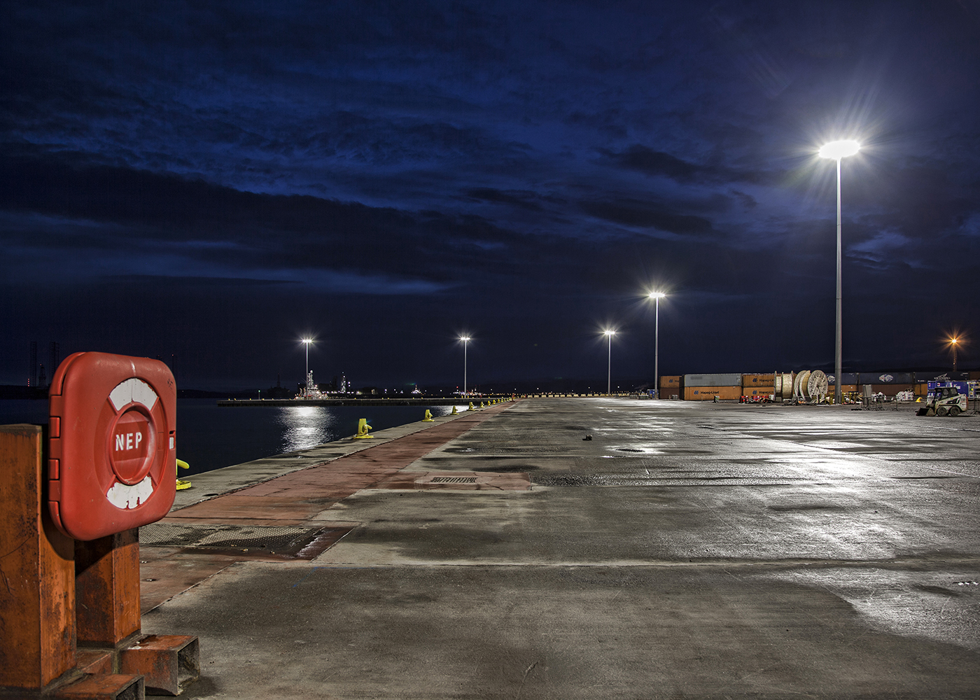 Anwendung Containerhafen LED Mastleuchte HMAO für besonders hohe Masten