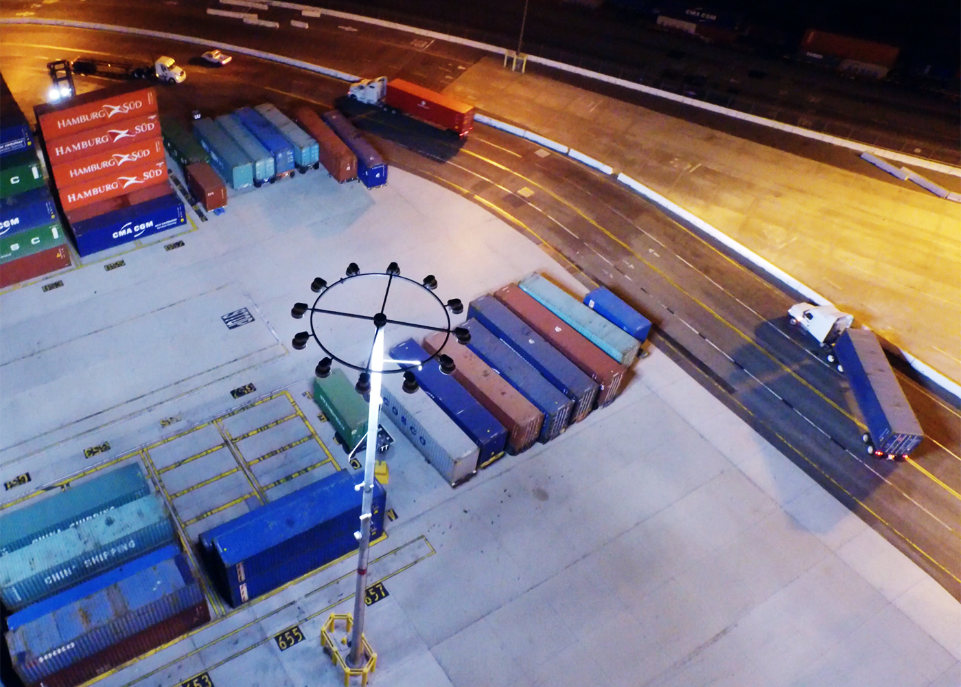 Anwendung Containerhafen LED Mastleuchte HMAO mit High Mastsystem