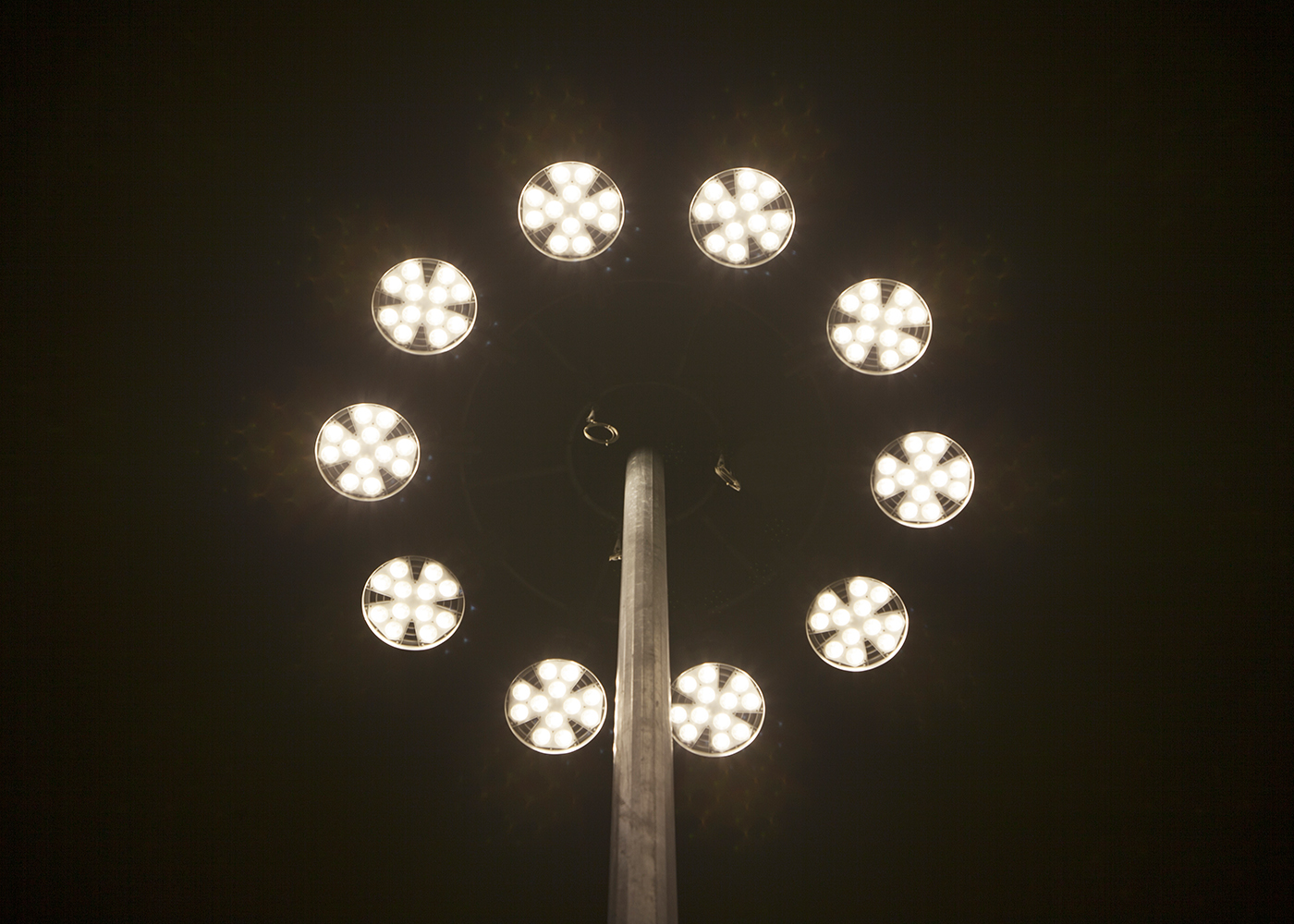 Anwendung LED Mastleuchte HMAO mit High Mastsystem