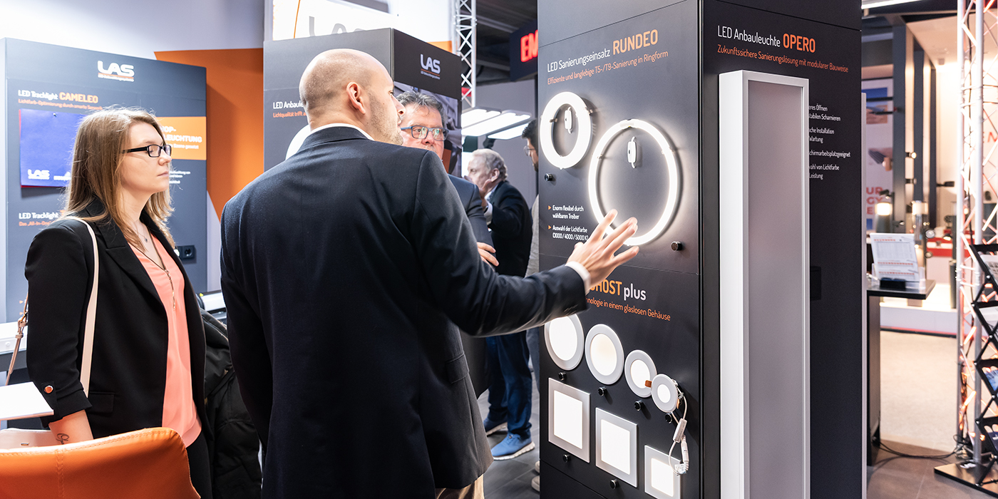 LED Sanierungseinsatz RUNDEO zur T5-/T9-Sanierung in Ringform auf der light+building