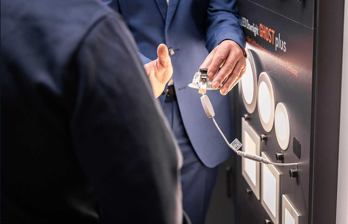 Präsentation LED Downlight GHOST plus mit neuer Farbumschaltung auf der light+building